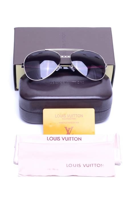 louis vuitton zonnebril heren aanbieding|Sunglasses for Men: Designer Sunwear & Shades .